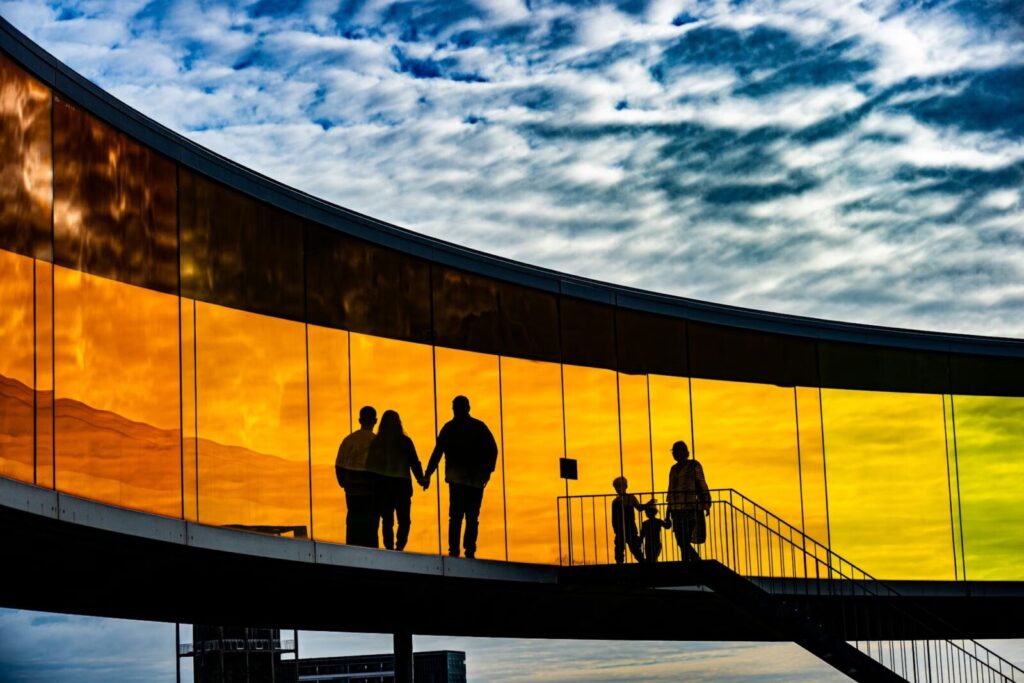 見出し
塩﨑太智の兄弟は4人構成!姉・弟・妹がいる家族編成
イメージフリー素材画像